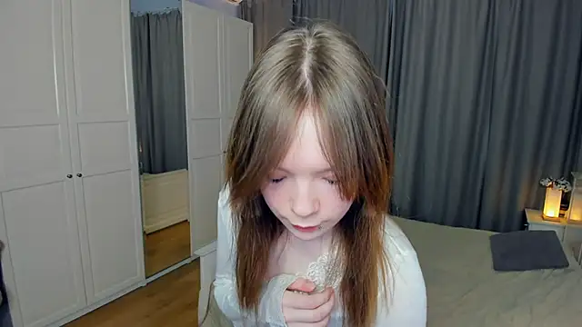 Snapshot of LavenderMitten chatting on 02/20/26, 05:37 LavenderMitten online show from 02/20/26, 05:37