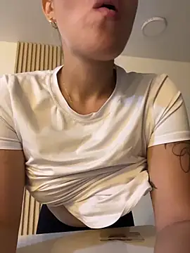 GabrielaS  online show from 04/21/26, 01:42