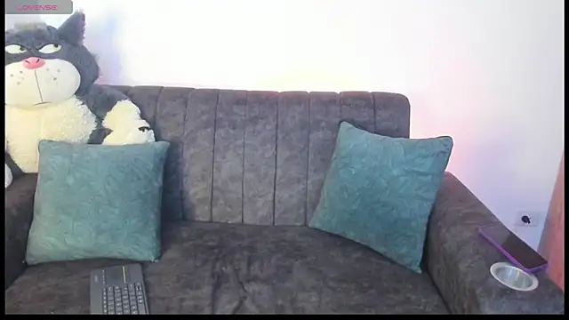 velmoon online show from 05/12/26, 06:14