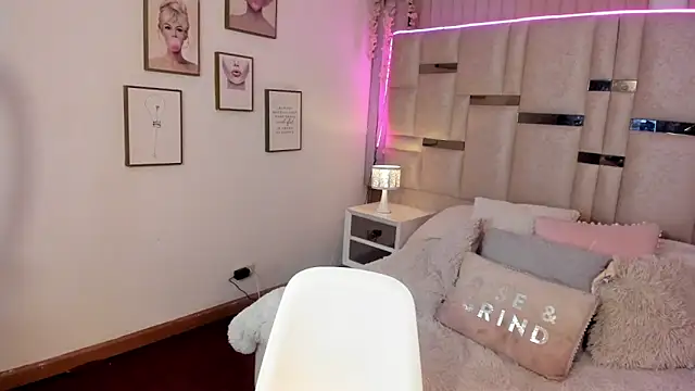 Maya-jhons online show from 03/11/26, 10:42