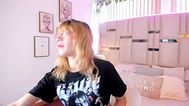 Maya-jhons online show from 03/04/26, 11:51