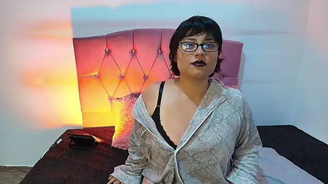 Snapshot of Angelic_17 chatting on 02/13/26, 12:43 Angelic 17 online show from 02/13/26, 12:43