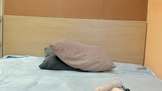 PinkyTwerkyX online show from 04/01/26, 07:53