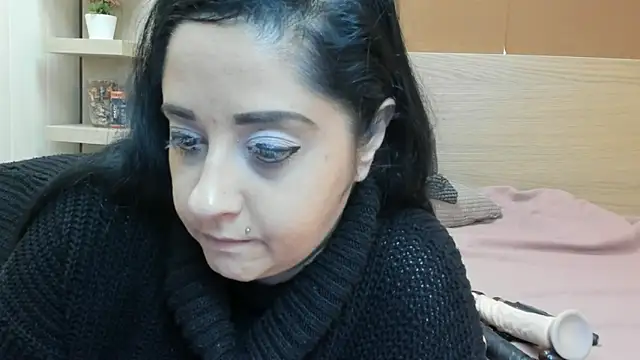 PinkyTwerkyX online show from 12/18/25, 02:43