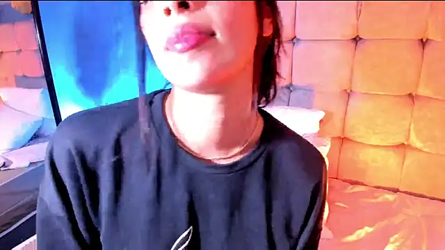 Blue Aura  online show from 04/28/26, 02:27