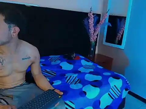 Snapshot of thonixxandluna chatting on 02/18/26, 08:27 thonixxandluna online show from 02/18/26, 08:27