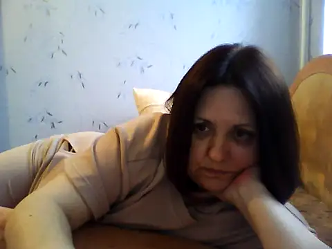 LockyCharm111 online show from 05/13/26, 04:36