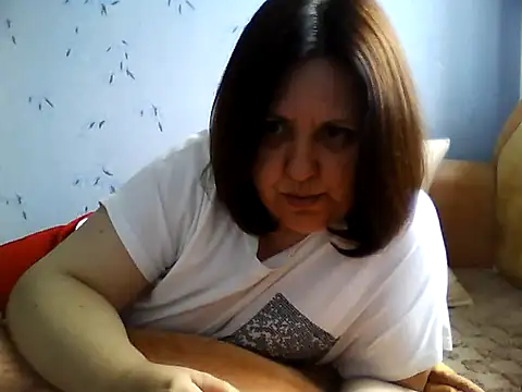 LockyCharm111 online show from 05/17/26, 09:31