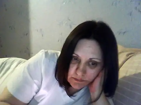 LockyCharm111 online show from 04/05/26, 07:53