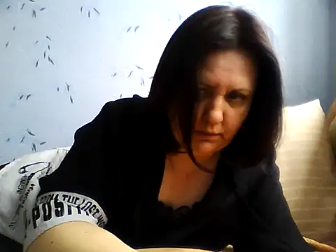 LockyCharm111 online show from 04/12/26, 06:27