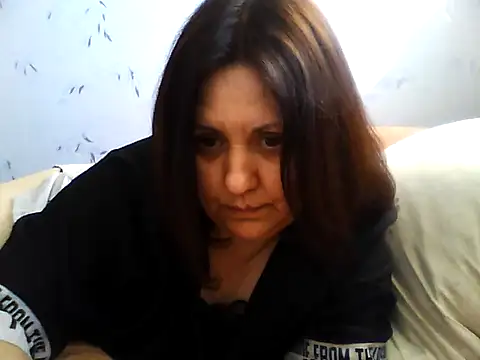 LockyCharm111 online show from 04/04/26, 03:07