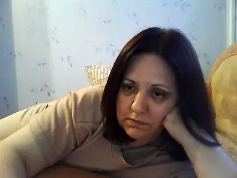 LockyCharm111 online show from 06/12/26, 05:43
