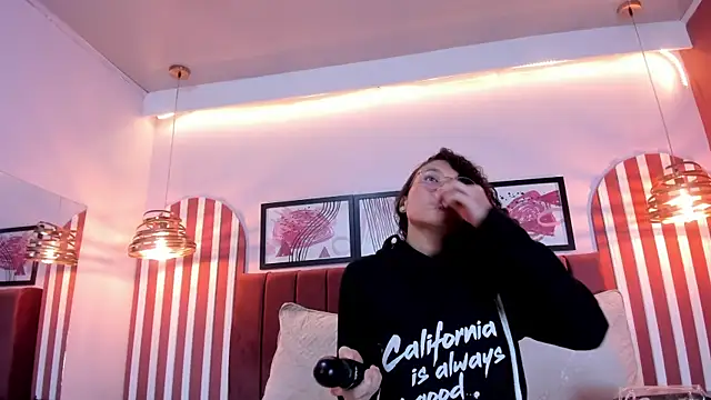 candice johnss online show from 04/01/26, 12:28