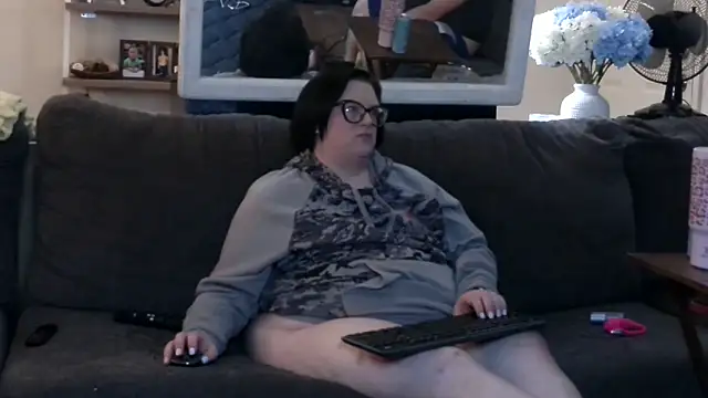 FreaksOffALeash3261 online show from 02/16/26, 05:39