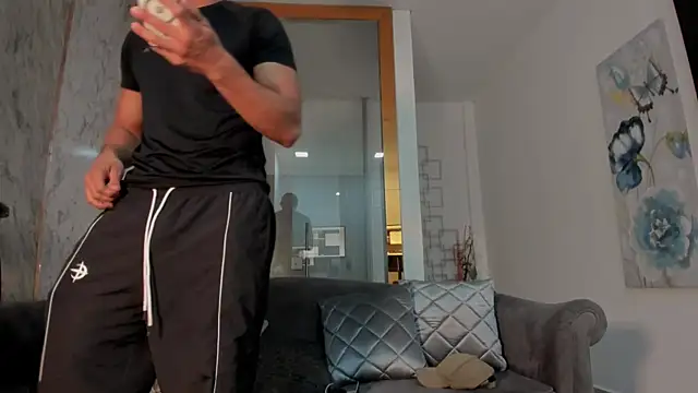 Maik Mejia online show from 02/16/26, 09:02