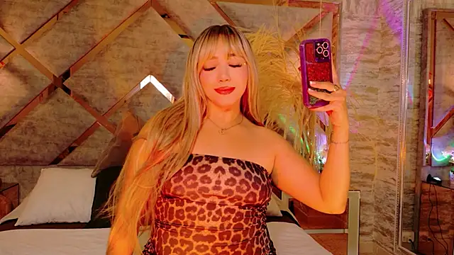 Snapshot of Hannah-Prada chatting on 04/18/26, 11:56 Hannah-Prada online show from 04/18/26, 11:56