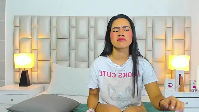 Snapshot of paola_katy_dicks chatting on 11/01/25, 01:16 paola katy dicks online show from 11/01/25, 01:16