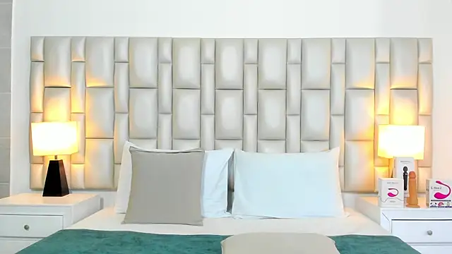 paola katy dicks online show from 01/10/26, 01:28