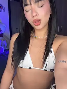 LARIISSAEVANS online show from 04/08/26, 10:22