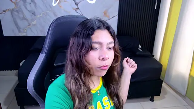 Snapshot of Sophie19__ chatting on 02/22/26, 12:51 Sophie19 online show from 02/22/26, 12:51