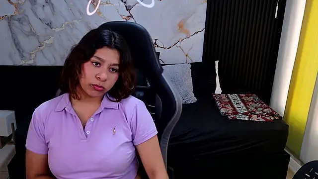 Snapshot of Sophie19__ chatting on 02/10/26, 01:32 Sophie19 online show from 02/10/26, 01:32