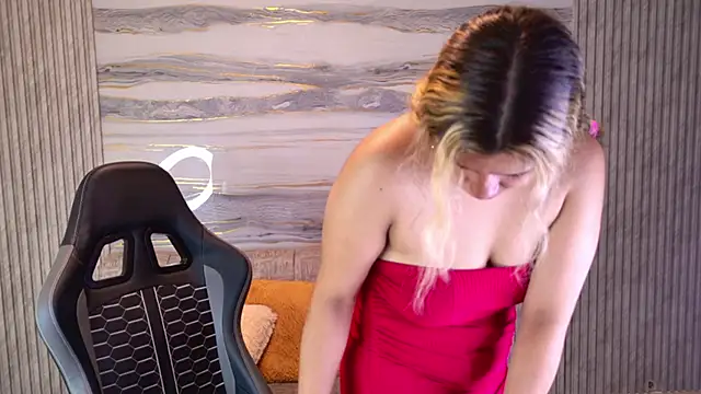 Sophie19   online show from 05/10/26, 12:42