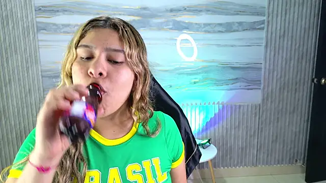 Sophie19   online show from 05/23/26, 11:42