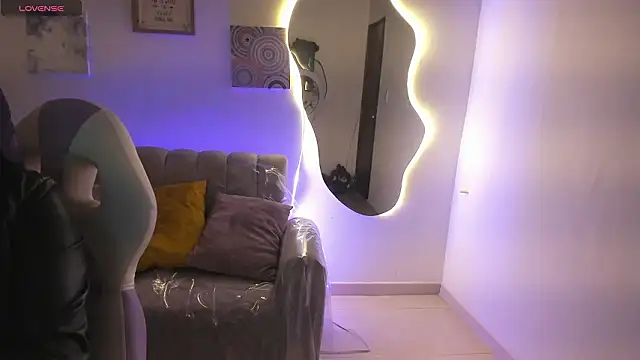 Snapshot of Afrodita_rouss chatting on 02/22/26, 09:05 Afrodita rouss online show from 02/22/26, 09:05