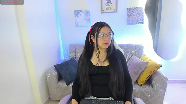 Snapshot of Afrodita_rouss chatting on 02/18/26, 08:27 Afrodita rouss online show from 02/18/26, 08:27