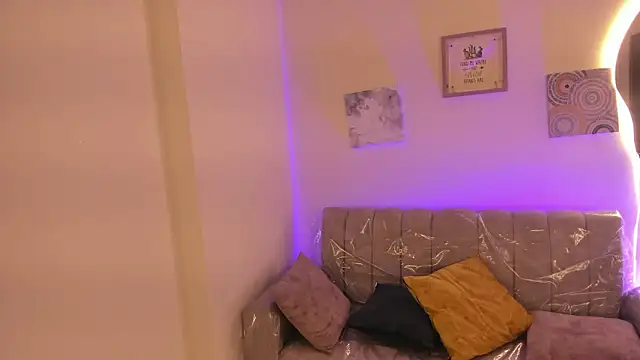 Snapshot of Afrodita_rouss chatting on 02/14/26, 08:09 Afrodita rouss online show from 02/14/26, 08:09