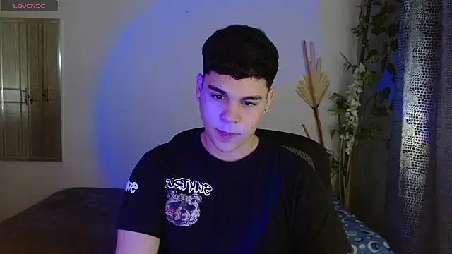 eithan jonnes online show from 03/24/26, 08:42