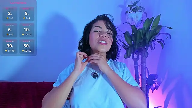 Snapshot of sara-jules chatting on 02/25/26, 11:32 sara-jules online show from 02/25/26, 11:32