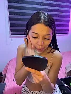 Snapshot of Deva_00 chatting on 02/14/26, 12:33 Deva 00 online show from 02/14/26, 12:33