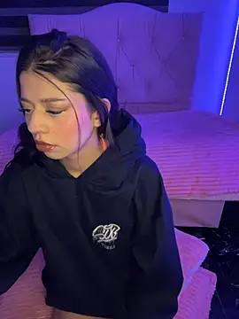 Deva 00 online show from 03/26/26, 12:42