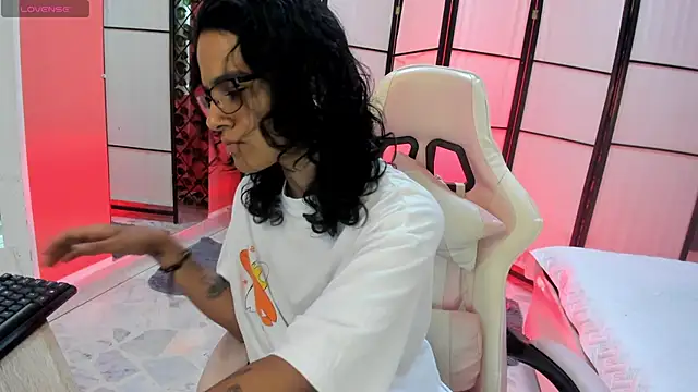 Julianne 7 online show from 02/24/26, 09:04