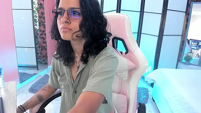 Julianne 7 online show from 02/23/26, 08:53