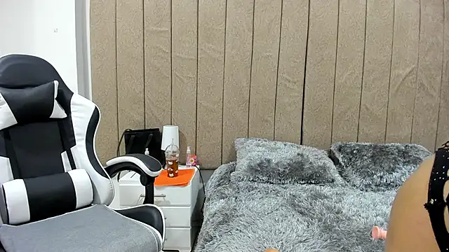 valery slim18 online show from 02/15/26, 11:58