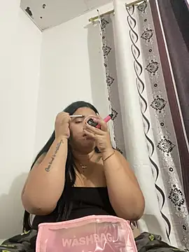 Snapshot of Isaval1007 chatting on 02/12/26, 01:27 Isaval1007 online show from 02/12/26, 01:27