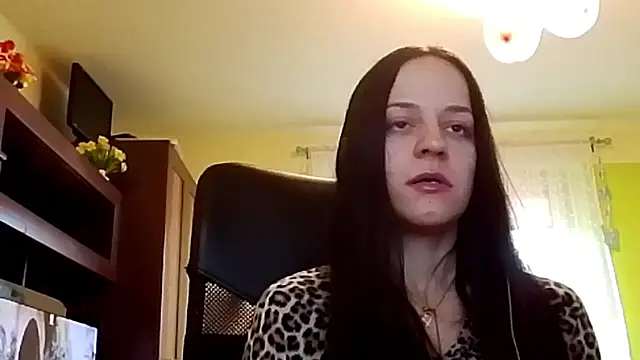 Snapshot of AlinaHoney chatting on 02/11/26, 03:34 AlinaHoney online show from 02/11/26, 03:34