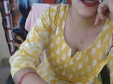 Snapshot of _chitranshi chatting on 05/28/26, 05:15 chitranshi online show from 05/28/26, 05:15