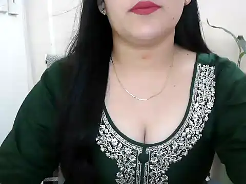 Snapshot of _chitranshi chatting on 07/17/26, 05:37 chitranshi online show from 07/17/26, 05:37