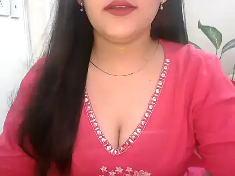 Snapshot of _chitranshi chatting on 07/10/26, 04:45 chitranshi online show from 07/10/26, 04:45