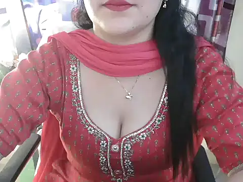 Snapshot of _chitranshi chatting on 04/24/26, 05:42 chitranshi online show from 04/24/26, 05:42