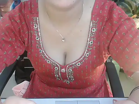 Snapshot of _chitranshi chatting on 05/12/26, 05:59 chitranshi online show from 05/12/26, 05:59