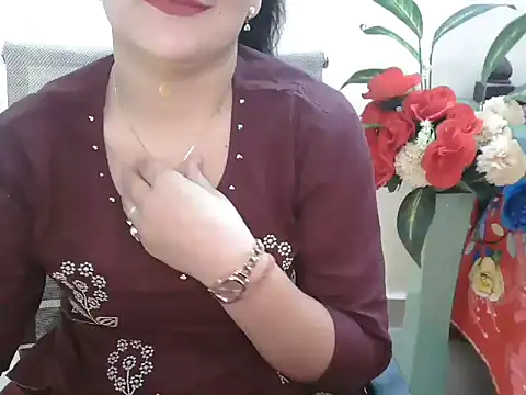 Snapshot of _chitranshi chatting on 06/04/26, 06:18 chitranshi online show from 06/04/26, 06:18