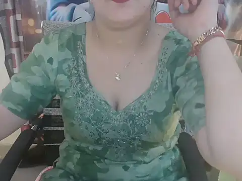 Snapshot of _chitranshi chatting on 05/10/26, 05:44 chitranshi online show from 05/10/26, 05:44
