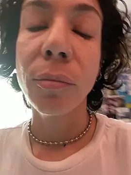 JeanneDuval8888 online show from 05/03/26, 10:02