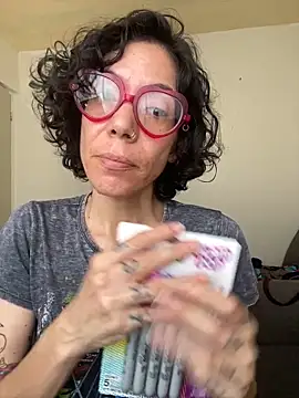 JeanneDuval8888 online show from 05/13/26, 09:44