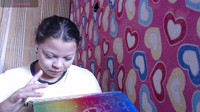 vanuslovelatina online show from 04/16/26, 07:47