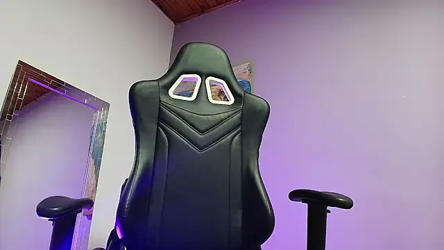 Snapshot of Noah-JONES chatting on 02/17/26, 03:37 Noah-JONES online show from 02/17/26, 03:37